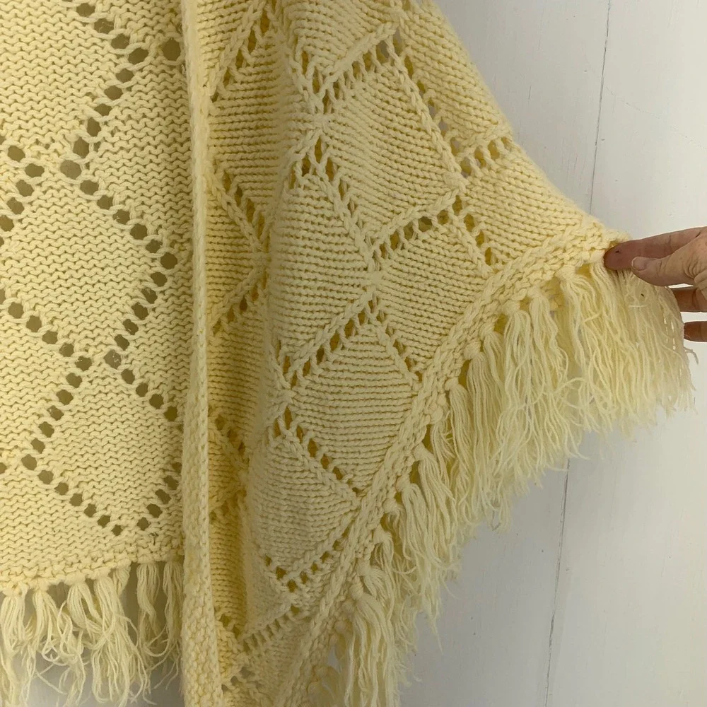 Vtg Handmade Crochet Knit Diamond Pattern Fringe Shawl Poncho Hippie Boho Granny